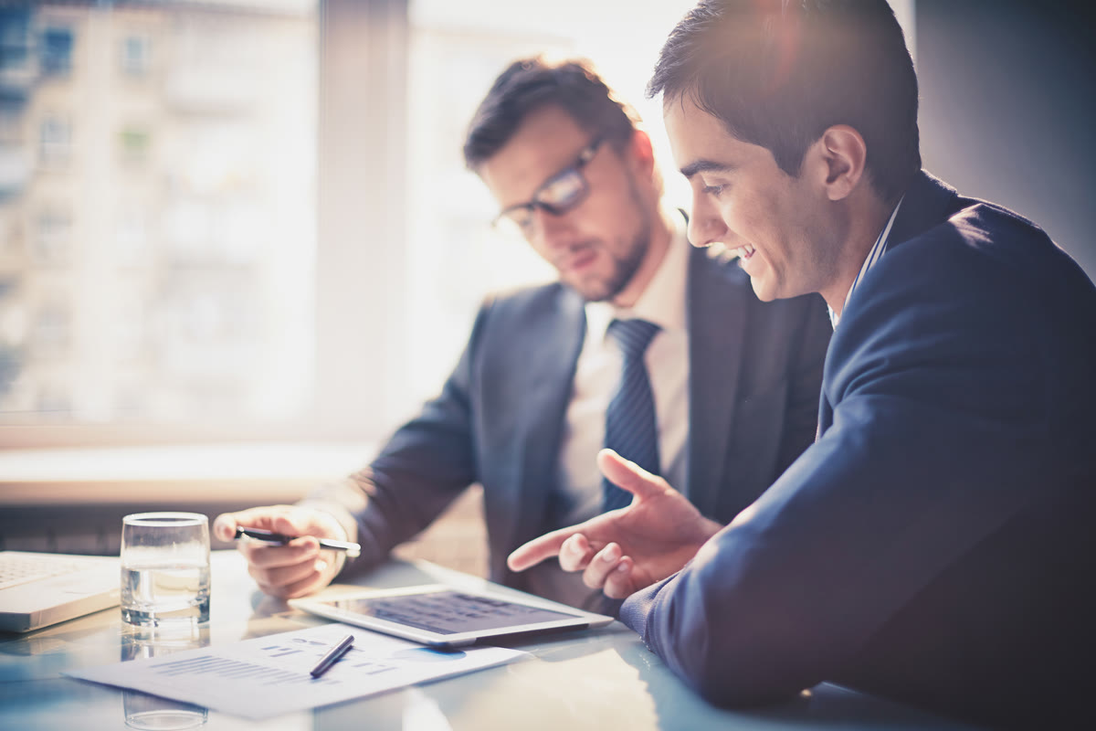 Fractional CFO meeting client